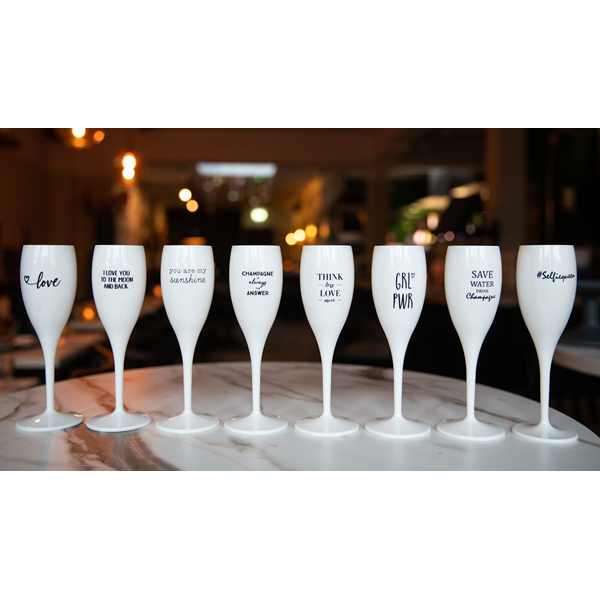 CHAMPAGNEGLAS LOVE VITT CHEERS