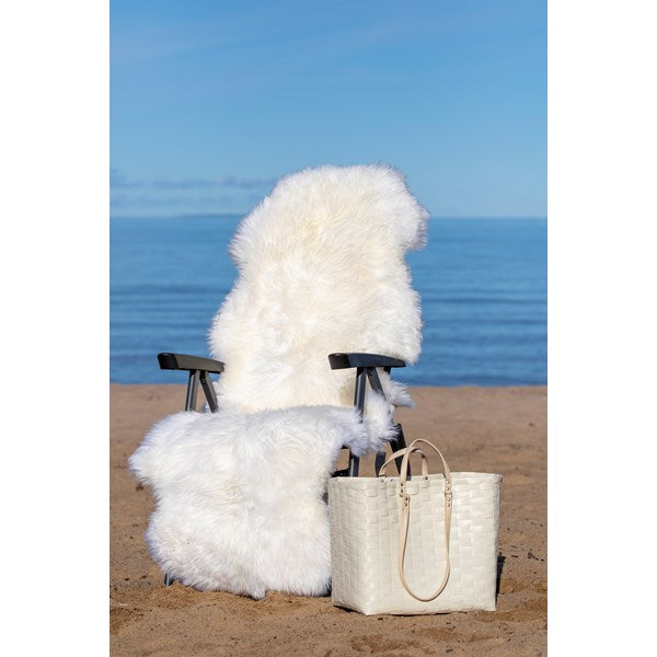 FÅRSKINN GENTLY VIT 180X60CM. ROYAL CAMPING