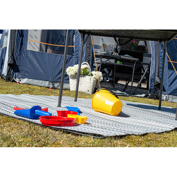 STRANDRYGGSÄCK MED SANDLEKSAKER