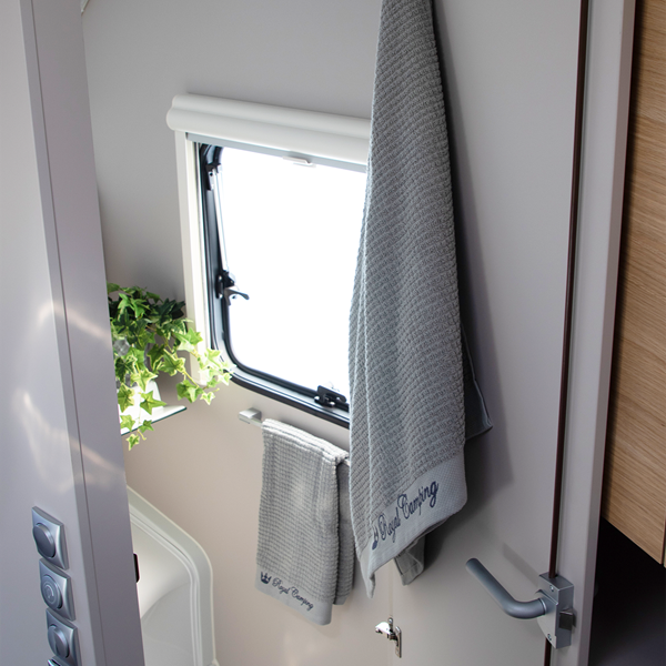 HANDDUK ROYAL CAMPING 70 X 140 CM, GRÅ