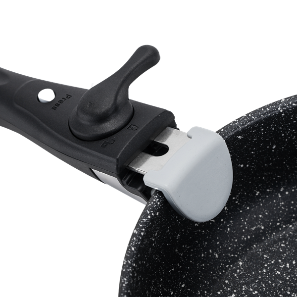 KASTRULLSET 8-DELAR NON-STICK. ROYAL CAMPING